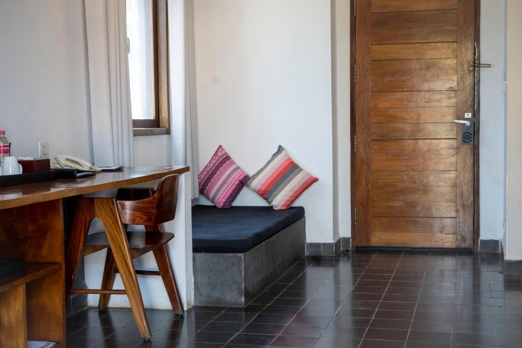 Patio Hotel & Urban Resort Phnom Pen Exterior foto